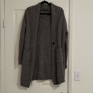 Uniqlo sweater